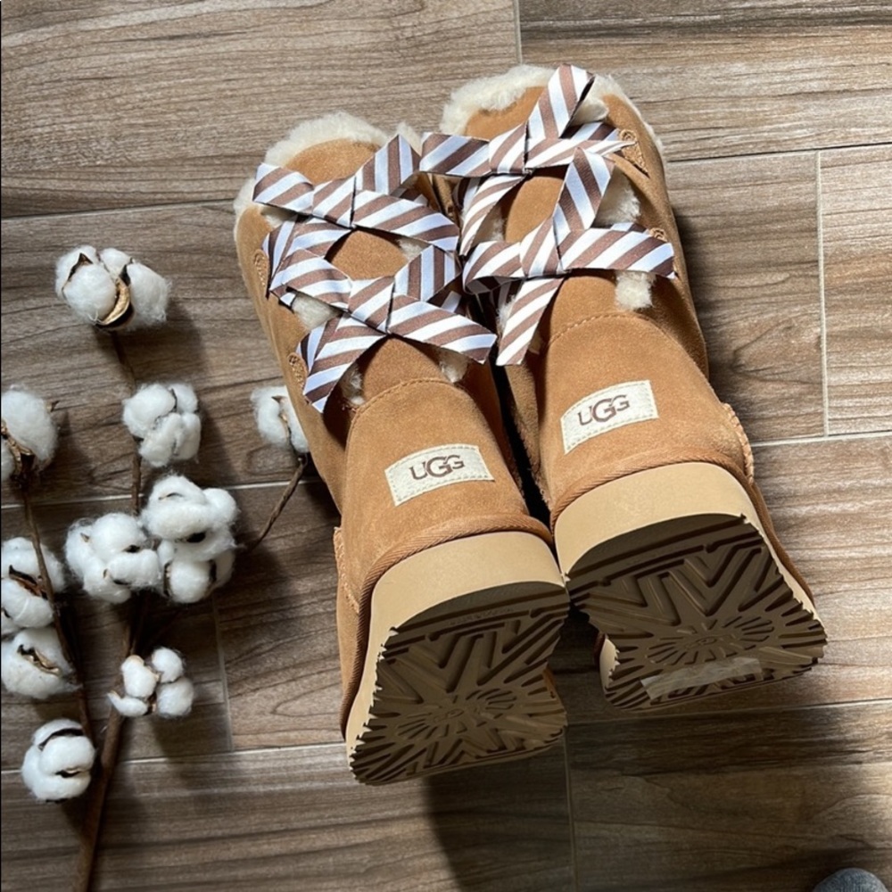 🍁UGG🍁 BAILEY BOW DIAGONAL STRIPES BOOTS - Picture 10 of 16
